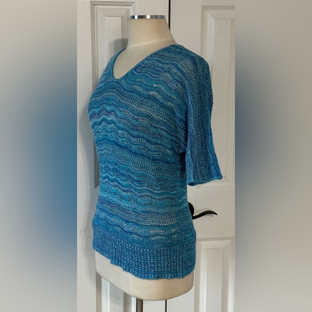 New Directions Petite Blue Crochet Knit Short Sleeve Sweater Petite Small - Picture 2 of 3